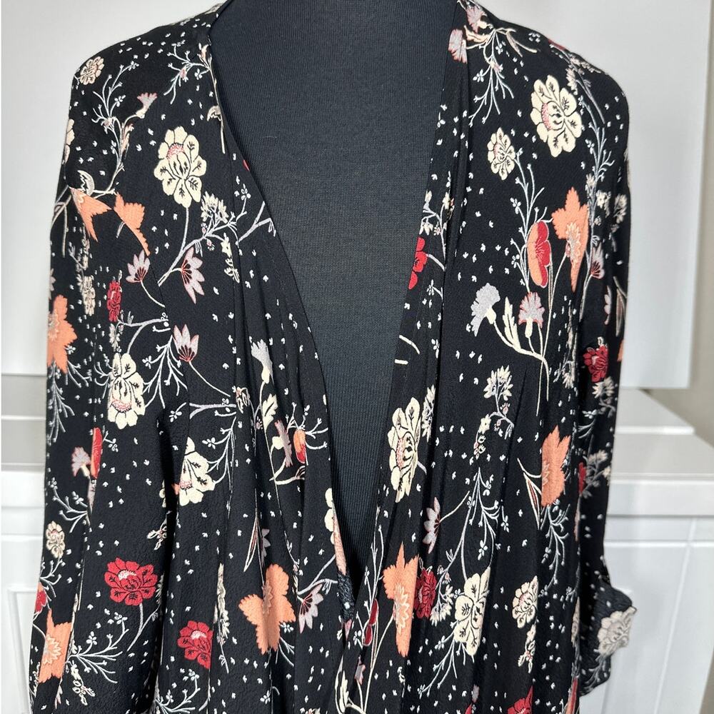 Torrid Floral Crepe Open Kimono Piano Fringe Roll Tab Sleeves Top Black Sz L - Picture 3 of 14